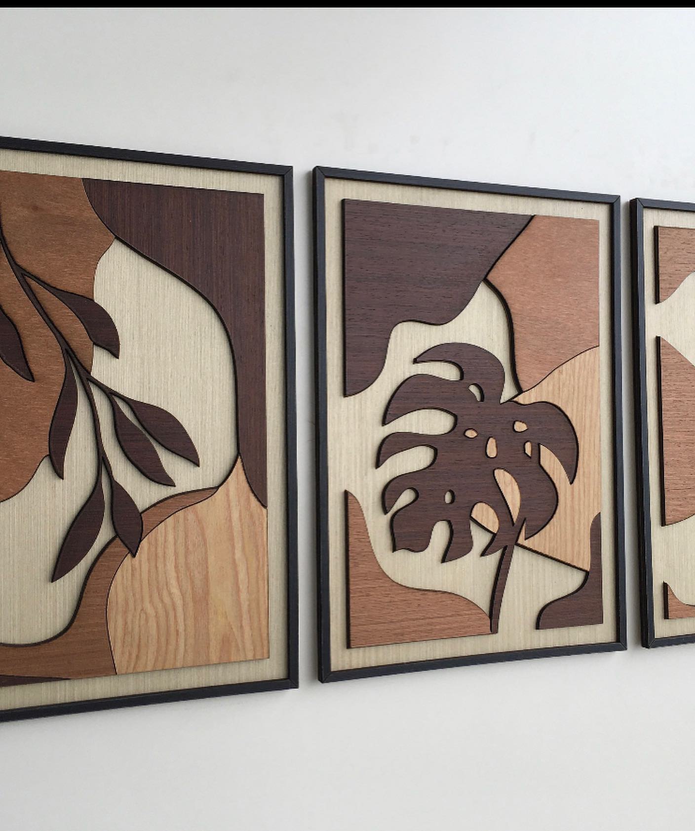 дървен сет от фигури и листа