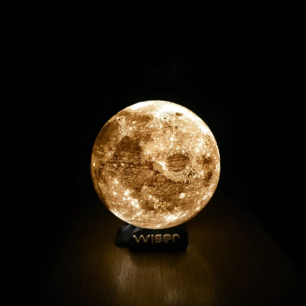 Светеща Луна с персонализирана стойка